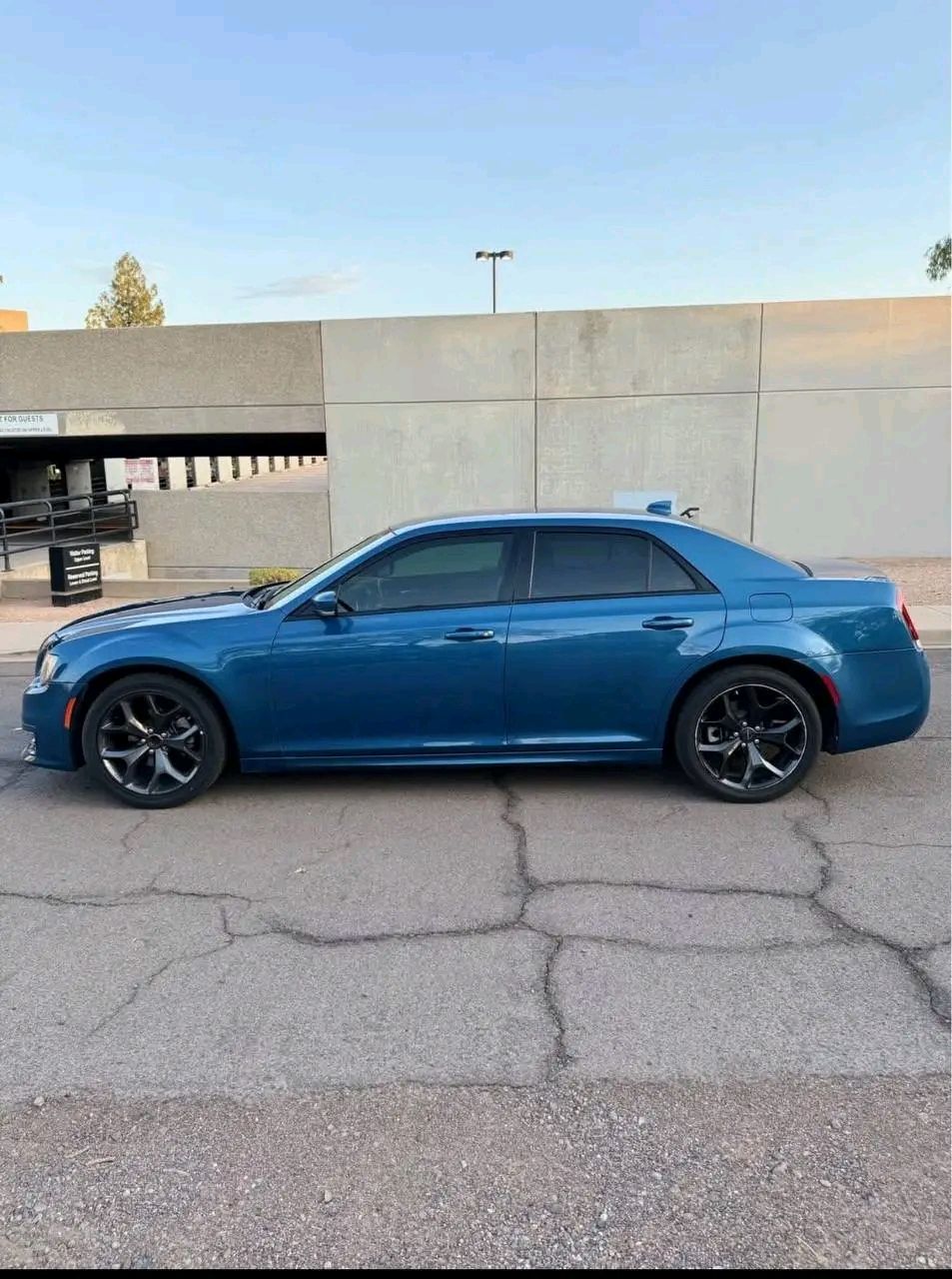 2022 Chrysler 300 Touring L Sedan - Image 6