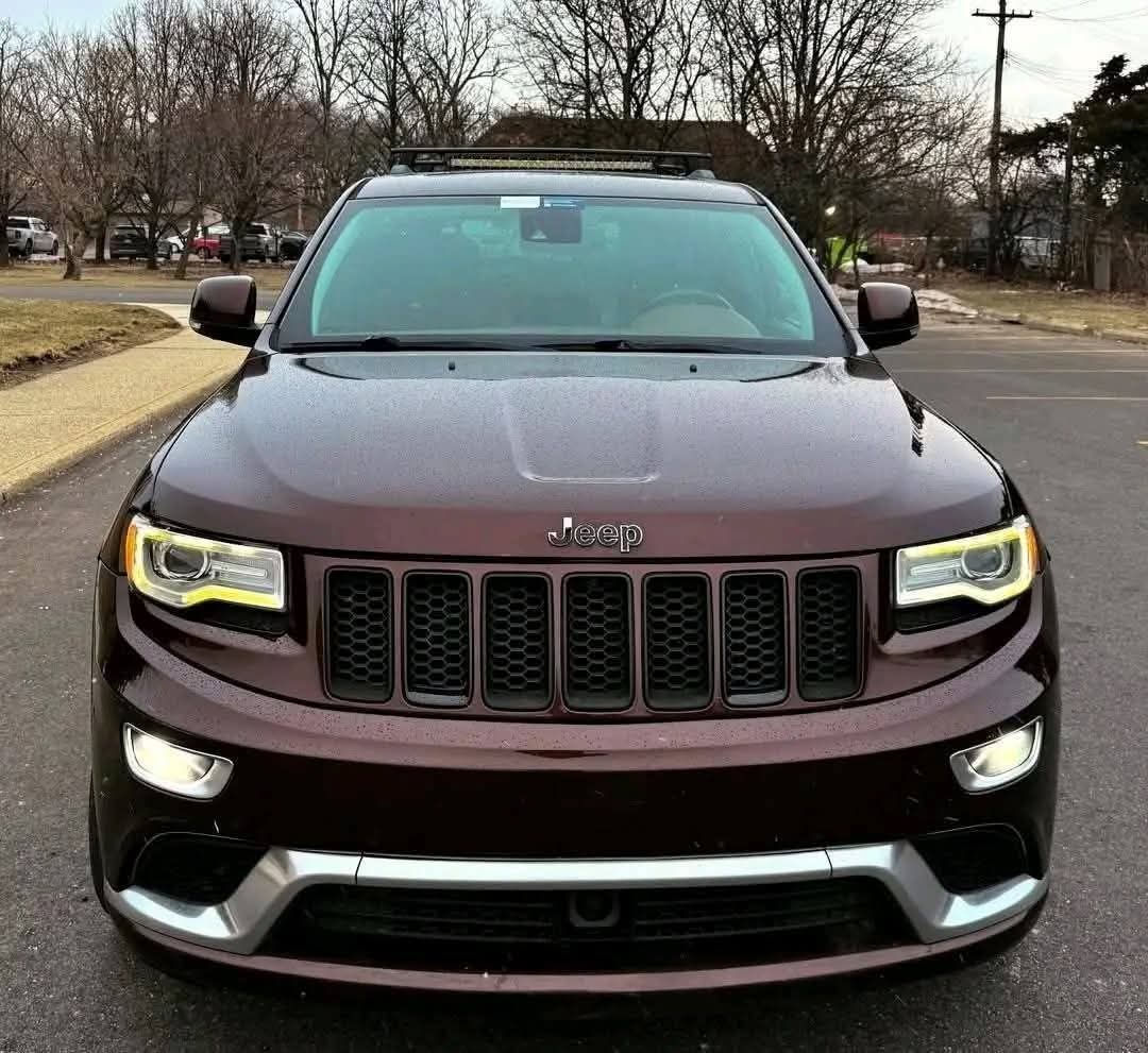 2016 Jeep Grand Cherokee - Image 2