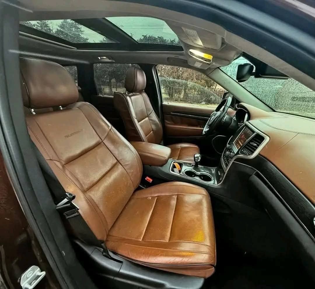 2016 Jeep Grand Cherokee - Image 4
