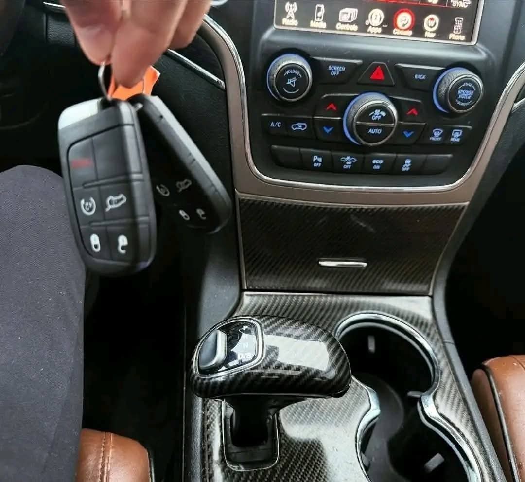 2016 Jeep Grand Cherokee - Image 10